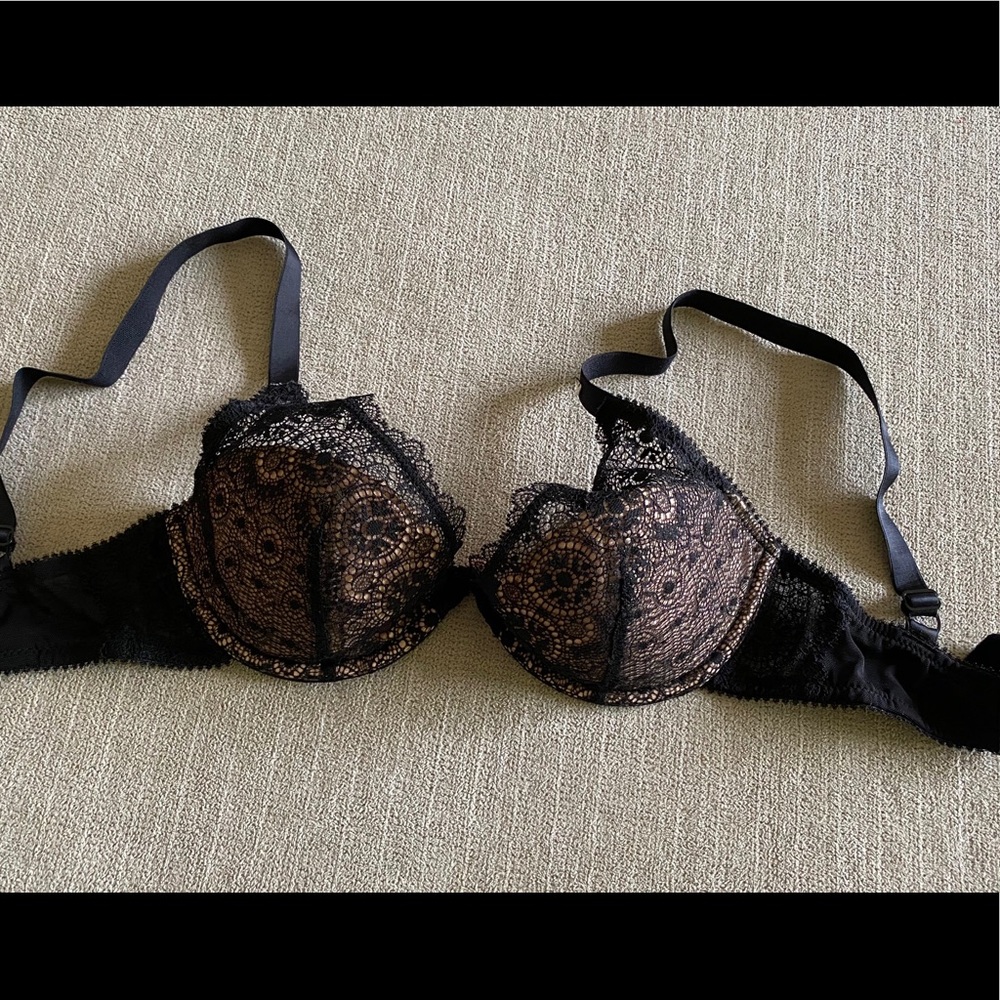 BLACK LACE BRA 32D